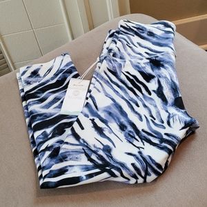 Size Small yoga pants